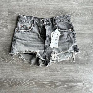 ZARA HIGH RISE SHORTS  Signature denim - FRAYED HEM sz 6